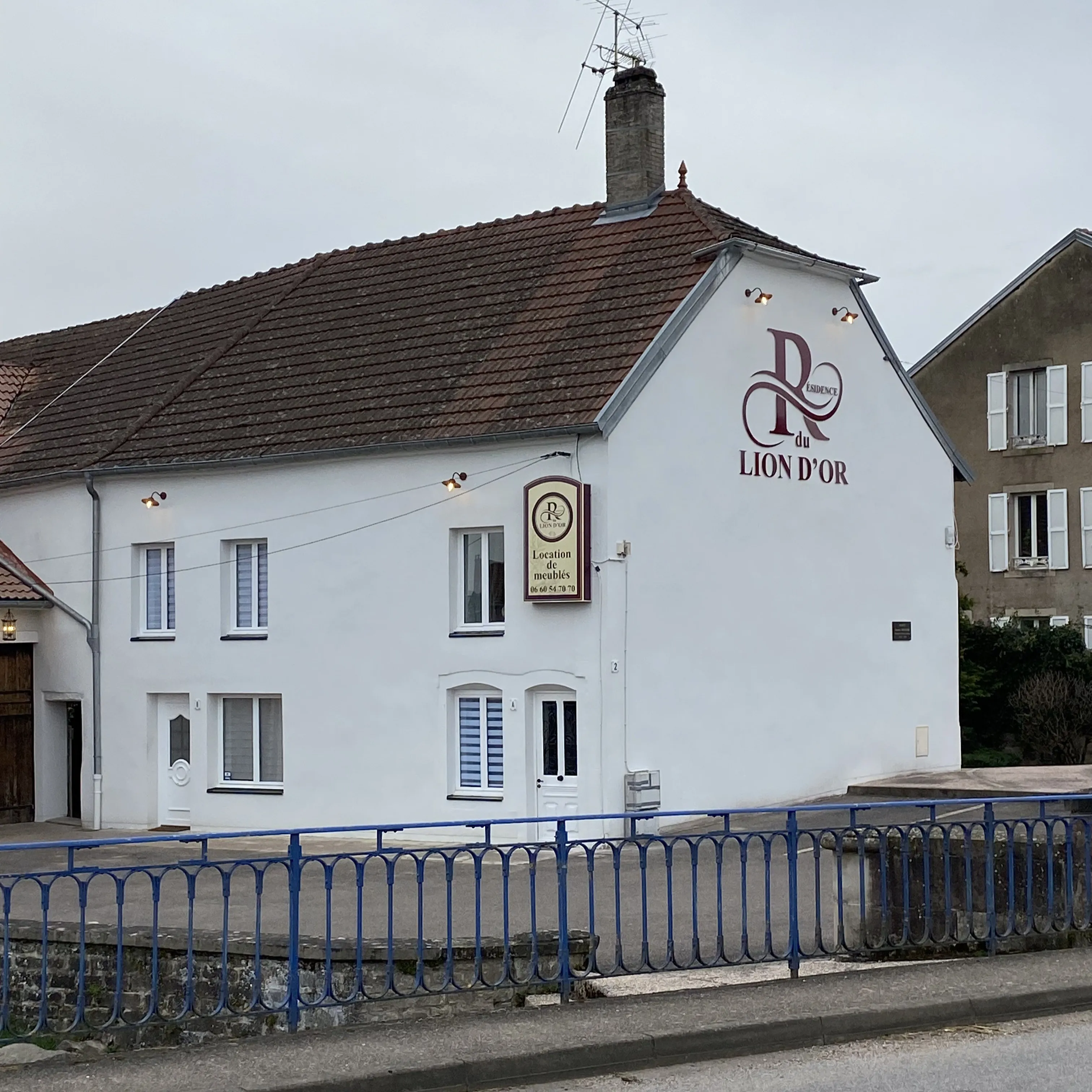 Vue extérieure résidence Le Lion d'Or Conflans-sur-Lanterne
